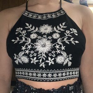 Embroidered crop shirt
